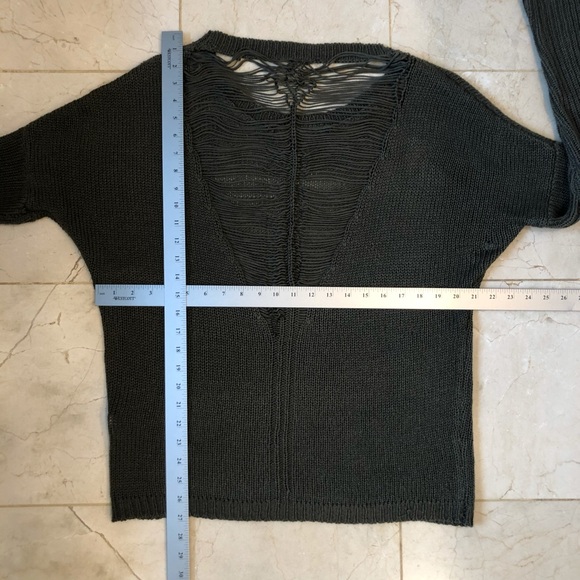 FREE with purchase: Sweater with cutout back/front, olive green, Sz S - Picture 10 of 10